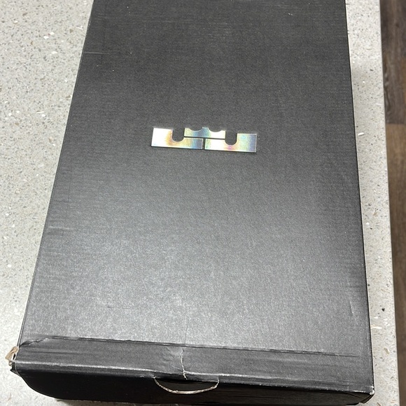 Lebron Witness V Summit white Metallic Bronze worn 3 times in great shape - Picture 3 of 10